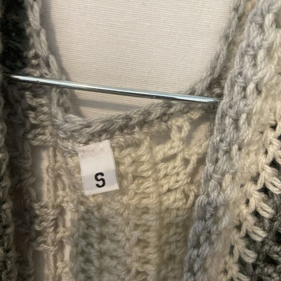 The North Fork Green/white Poncho Sweater Size Small - Picture 3 of 6